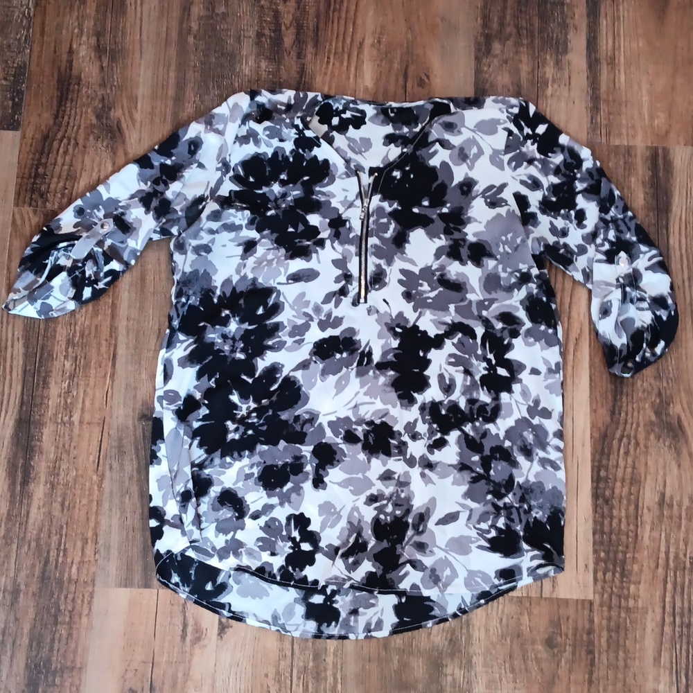 Cathy Black and White Floral Blouse Zip S (M/L)